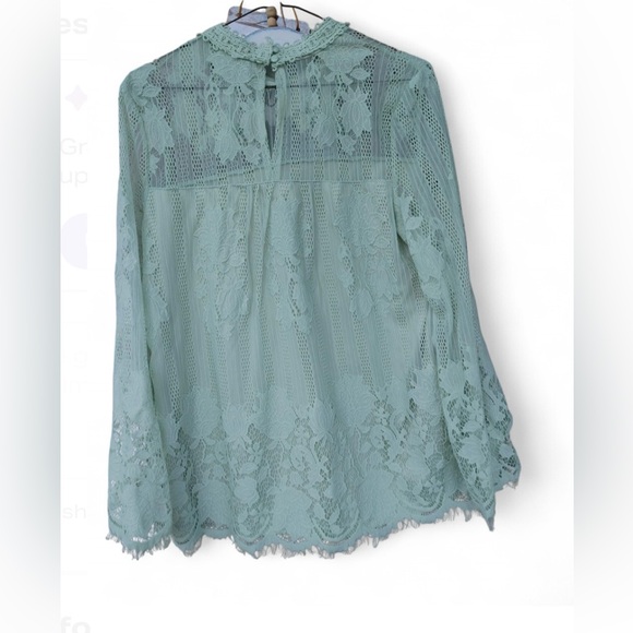 Chic Floral Lace Blouse - Soft Green - Picture 2 of 2